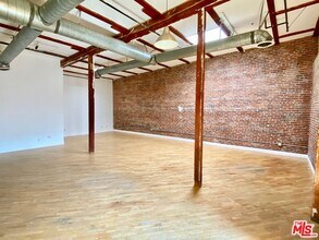 726 S Santa Fe Ave in Los Angeles, CA - Building Photo - Building Photo