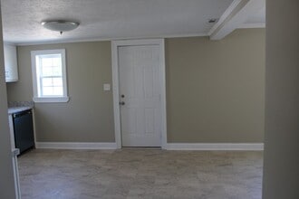 734 W Prospect Ave in Raeford, NC - Building Photo - Building Photo