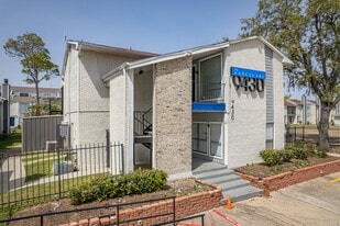 The Sanctuary at 9430 in Houston, TX - Building Photo