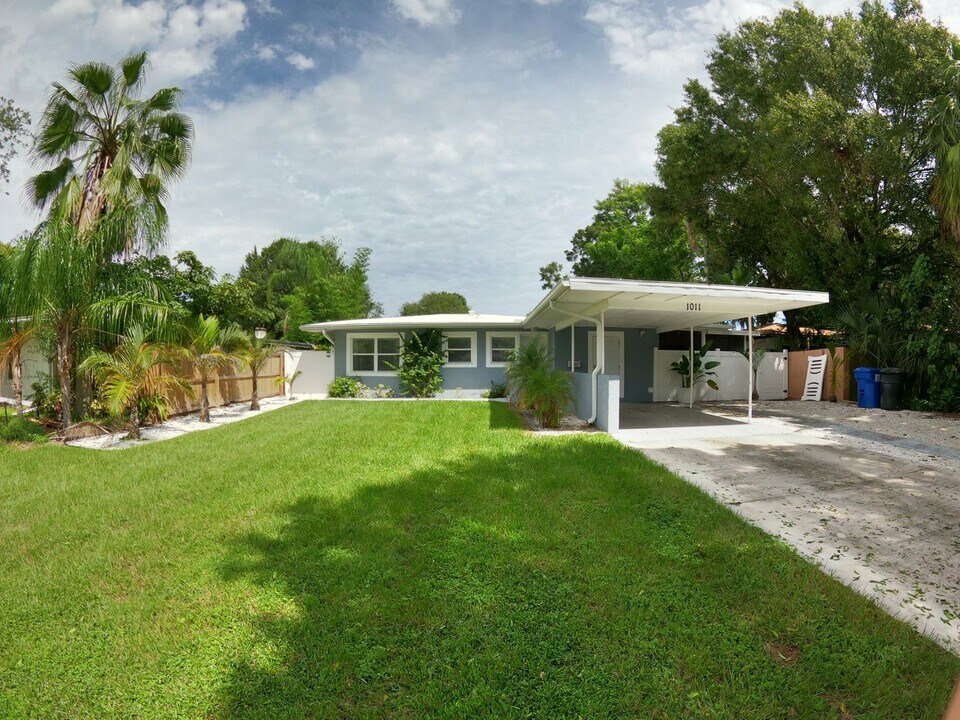 1011 59th Ave N in St. Petersburg, FL - Building Photo