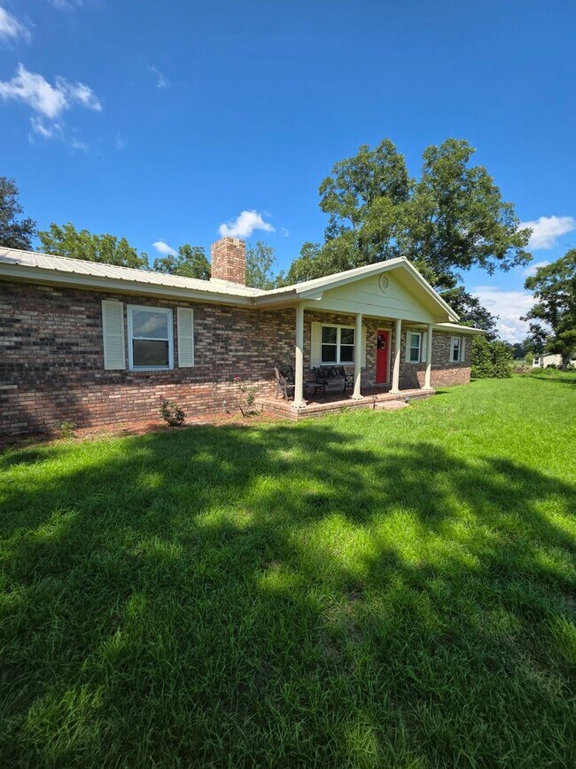 8806 SW Sundown Crk Rd in Greenville, FL - Building Photo - Building Photo