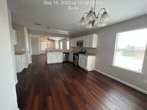 176 Pebble Creek Ln in Buda, TX - Building Photo - Building Photo