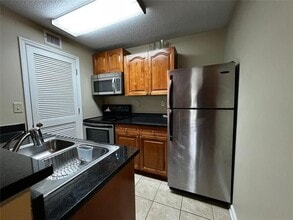 424 Granville Ct in Atlanta, GA - Building Photo - Building Photo