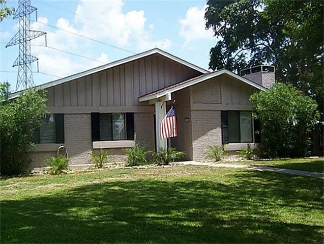 property at 1401 Panola Dr