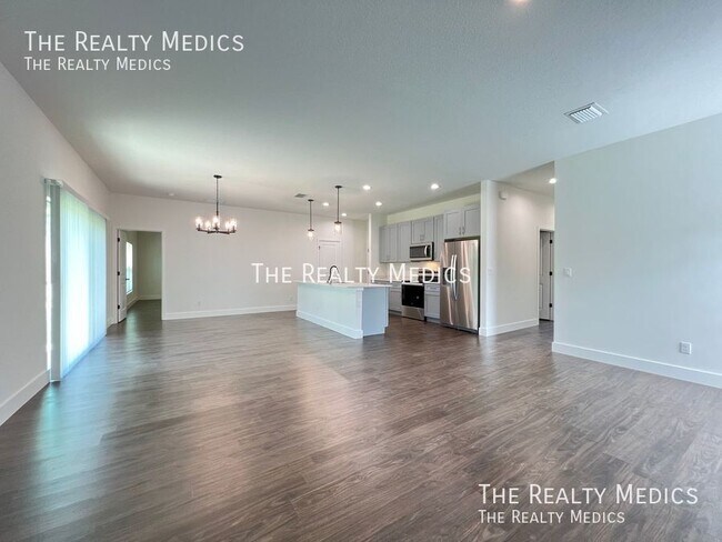 2718 Wright Ave SE in Palm Bay, FL - Building Photo - Building Photo