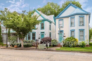 324 Main St in Smithfield, VA - Building Photo