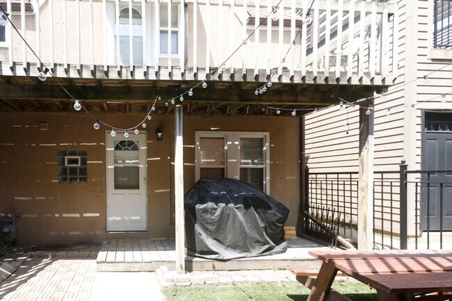 2220 W Homer St in Chicago, IL - Building Photo - Building Photo
