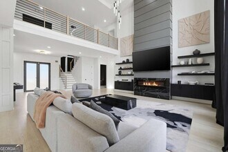 556 Versailles Dr in Auburn, GA - Building Photo - Building Photo