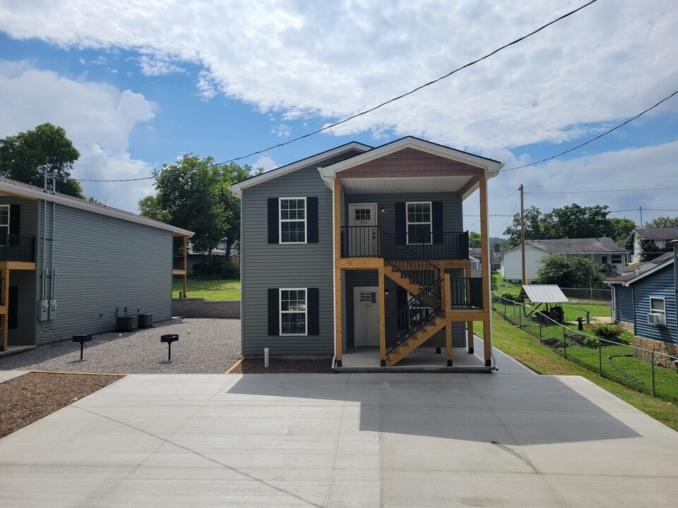 517 Hendrickson St, Unit A in Clinton, TN - Building Photo