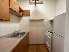 63 Burbank St, Unit 5 in Boston, MA - Building Photo - Building Photo