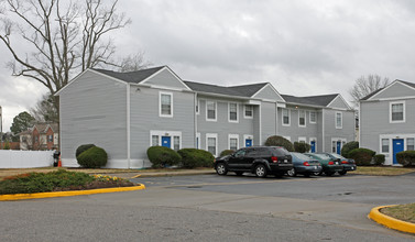 Elkhart Apartments in Chesapeake, VA - Building Photo - Building Photo