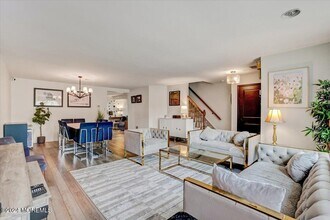 125 Bedford Pl in Morganville, NJ - Building Photo - Building Photo