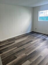 12711 Matteson Ave, Unit 4 in Los Angeles, CA - Building Photo - Building Photo