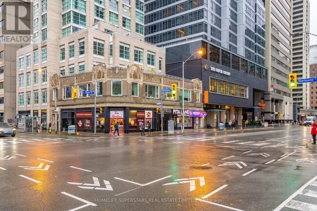 409-421 Bloor St E in Toronto, ON - Building Photo - Building Photo