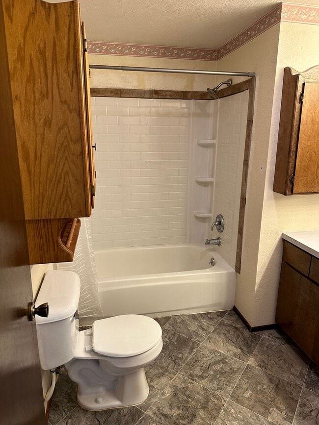 272 Trillium Pl in Lebanon, OR - Building Photo - Building Photo