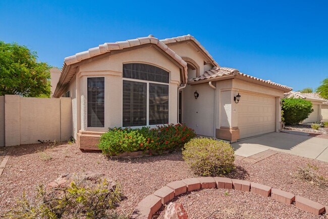 6195 W Blackhawk Dr in Glendale, AZ - Foto de edificio - Building Photo