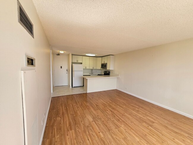 property at 411 Hobron Ln