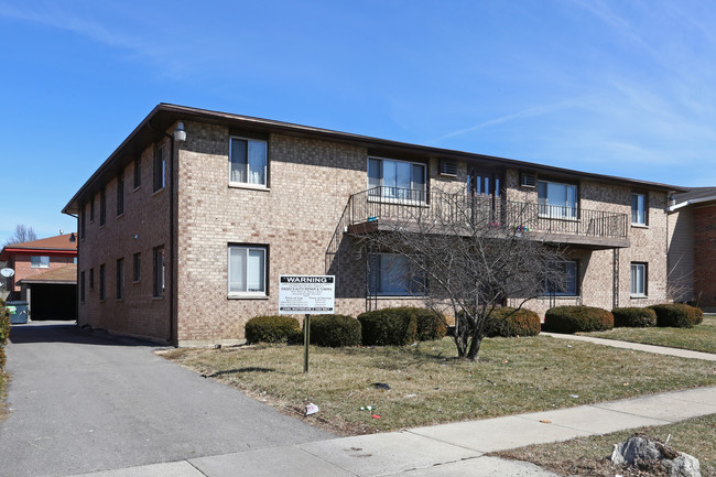 2121 Best Pl in Aurora, IL - Building Photo - Building Photo