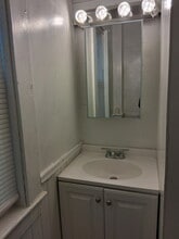 14 Witt St, Unit apt in Lynn, MA - Building Photo - Building Photo