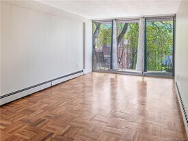 87 Glenbrook Rd in Stamford, CT - Building Photo