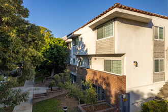 James Terrace in Glendale, CA - Building Photo - Building Photo