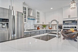 3151 Kinkaid Dr in Dallas, TX - Building Photo - Building Photo