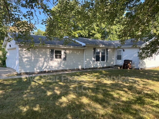 property at 402 N Iris Dr
