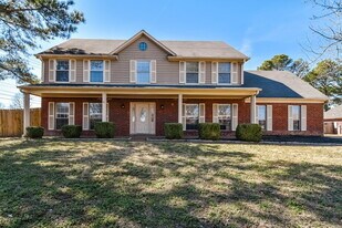 4663 Meadow Cliff Dr in Memphis, TN - Building Photo