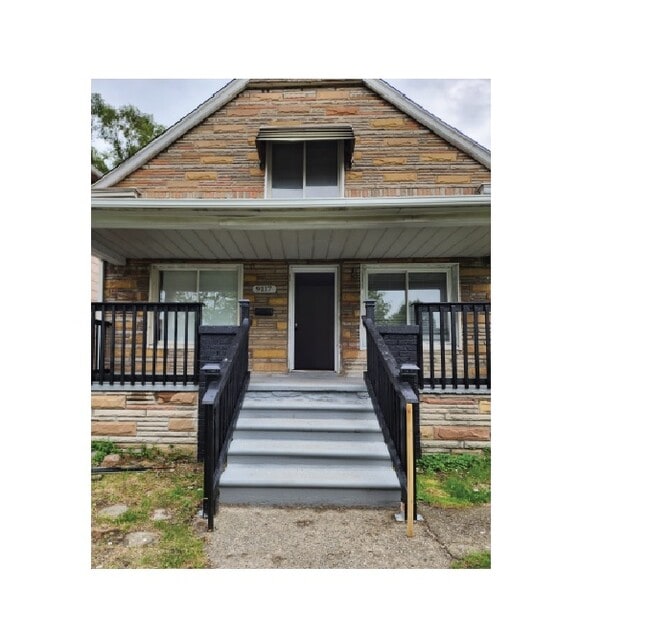 property at 9117 W Lafayette Blvd