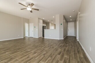 709 E Whyman Ave in Avondale, AZ - Foto de edificio - Building Photo