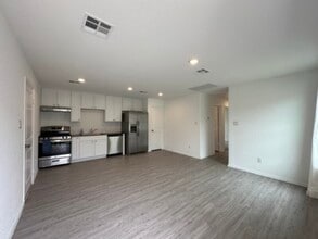 7260 Pasture Run in San Antonio, TX - Building Photo - Building Photo