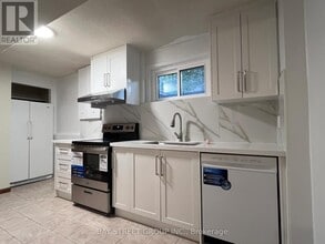 1611 Lewes Way in Mississauga, ON - Building Photo - Building Photo