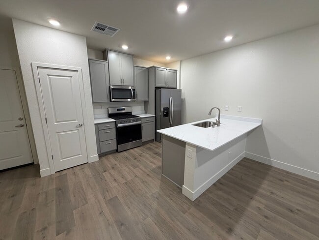 1596 Grazer Way in Reno, NV - Foto de edificio - Building Photo
