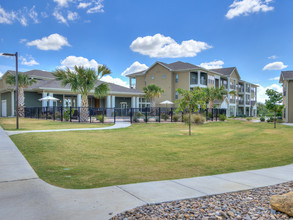 La Contessa Apartments in Laredo, TX - Building Photo - Building Photo