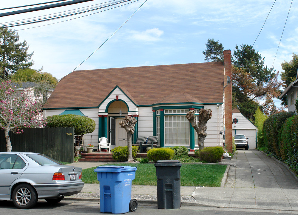 746 Slater St in Santa Rosa, CA - Building Photo