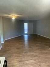 300 Garcia Dr in Virginia Beach, VA - Building Photo - Building Photo