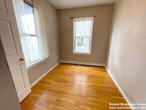 5 Iroquois St, Unit 2 in Boston, MA - Building Photo - Building Photo