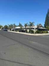 211 W Wetmore St in Manteca, CA - Building Photo - Building Photo