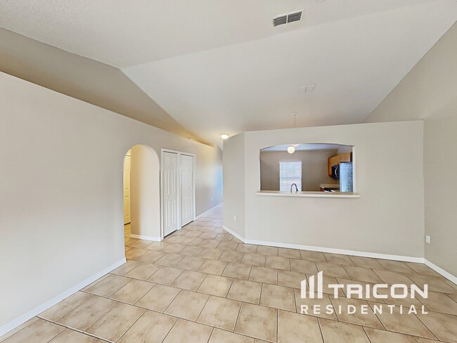 521 Cloudcroft Dr in Deltona, FL - Building Photo - Building Photo