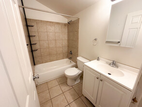 281 Hendrickson Ln in Towson, MD - Building Photo - Interior Photo