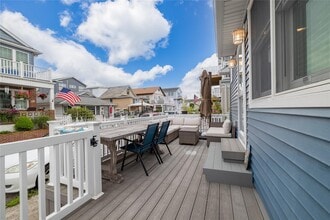 38 California St in Long Beach, NY - Building Photo - Building Photo