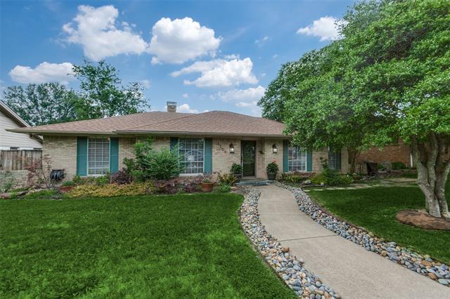 7706 El Pensador Dr in Dallas, TX - Building Photo
