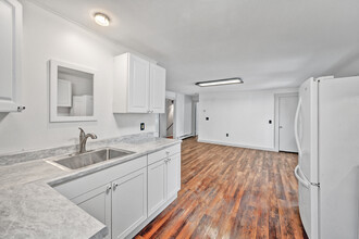 39 Willow St-Unit -2 in Bath, ME - Foto de edificio - Building Photo