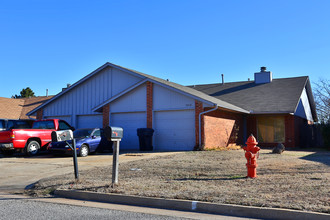 Larkspur Duplex Package in Oklahoma City, OK - Building Photo - Building Photo