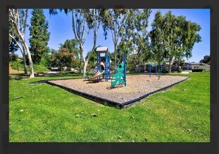 8090 Camino Kiosco in San Diego, CA - Building Photo - Building Photo