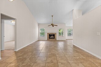1341 NW 98th Terrace in Gainesville, FL - Foto de edificio - Building Photo