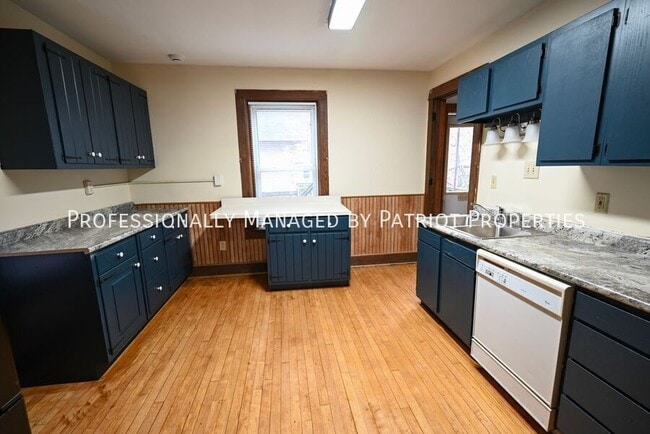 property at 407 W Main St