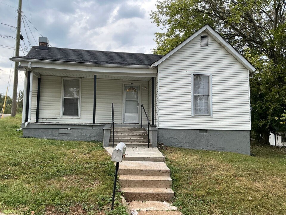 28 Lawn St in Clarksville, TN - Building Photo
