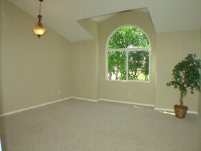 18500 Kingsdale Ave in Redondo Beach, CA - Building Photo - Building Photo