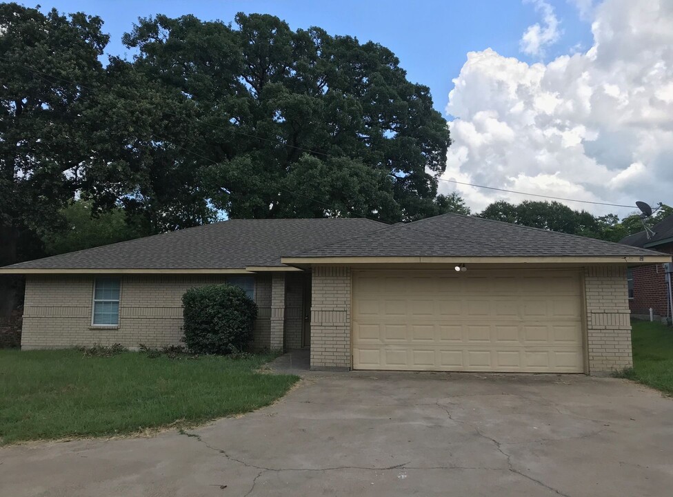 10896 Park Pl in Brownsboro, TX - Building Photo